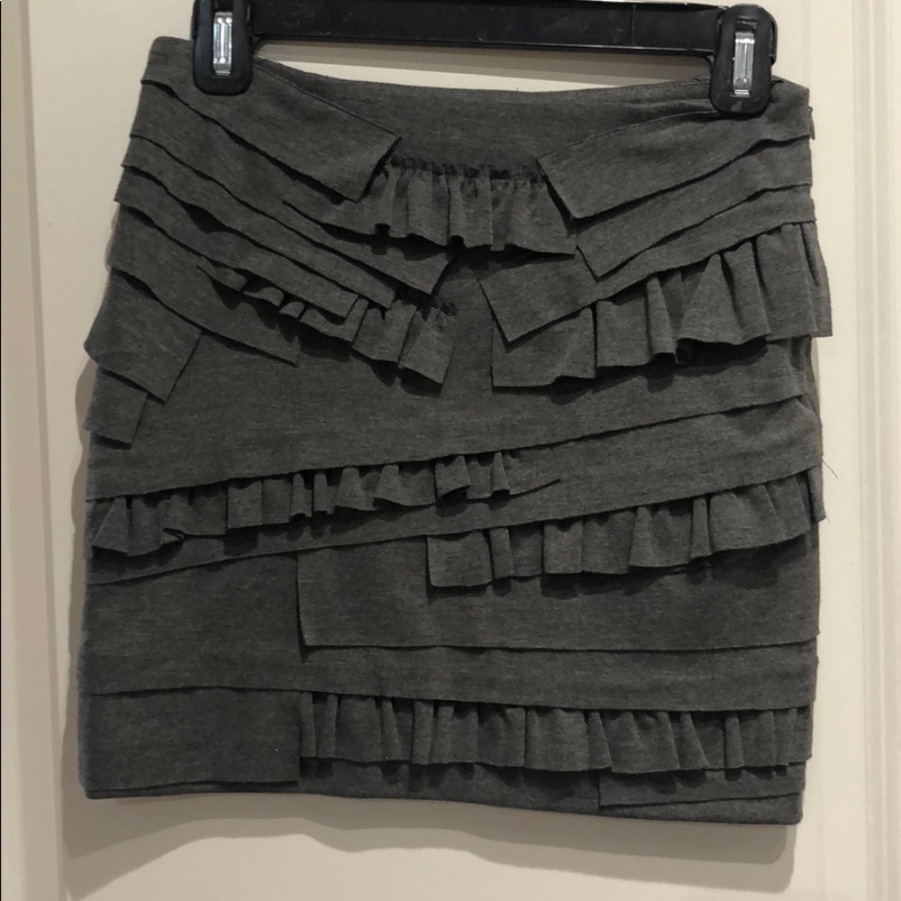 Metro Park ruffled gray skirt